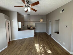 Building Photo - 9999 Summerbreeze Dr