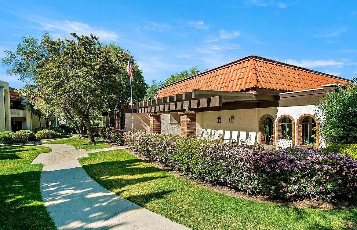 Building Photo - 6878 Navajo Rd