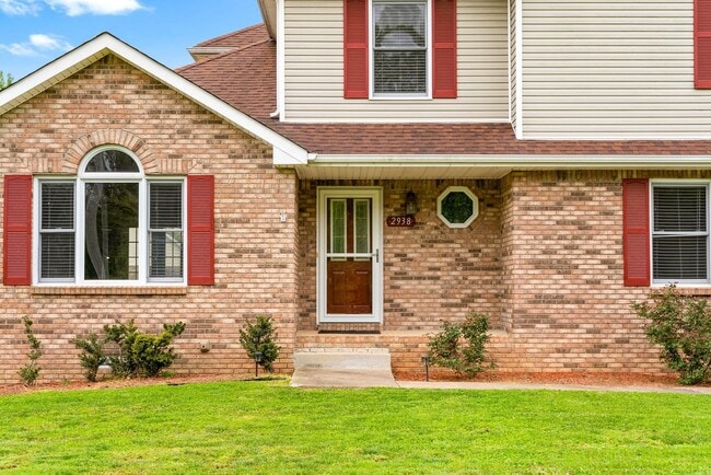 Building Photo - Pet-Friendly 3BR Home w/ 3-Car Garage, Fir...
