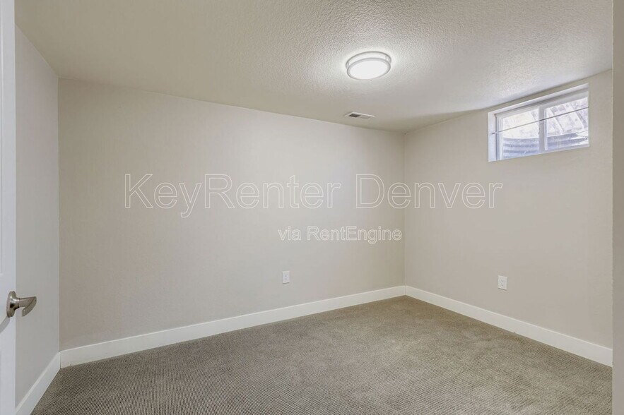 Building Photo - 4350 E Utah Pl