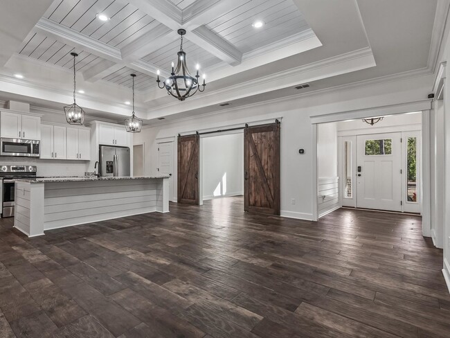 Building Photo - Private Home on 2 Acres Available Now!