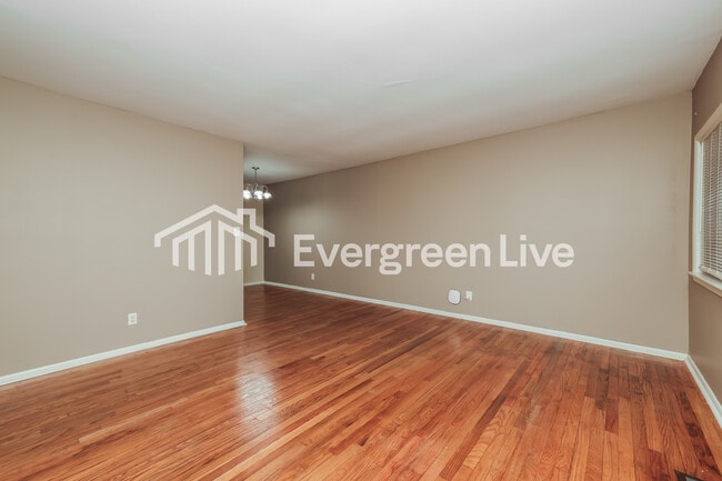 Building Photo - 5025 Ballard Dr