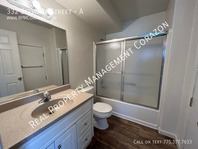Building Photo - Upstairs 2 Bed, 2 Bath apt w/ in unit wash...