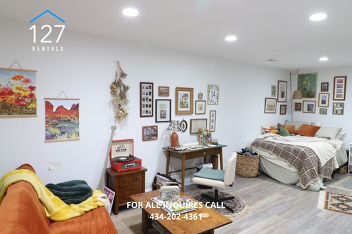 Building Photo - Conveniently Located Single Family Home with lots of space!