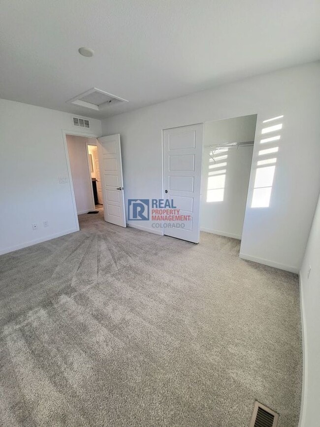 Building Photo - 14381 Mosaic Ave