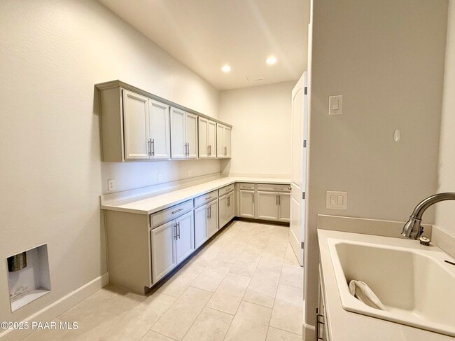 Building Photo - 6832 Claret Dr
