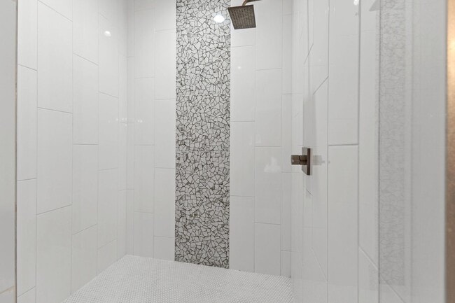 Building Photo - 1224 2nd Ave S