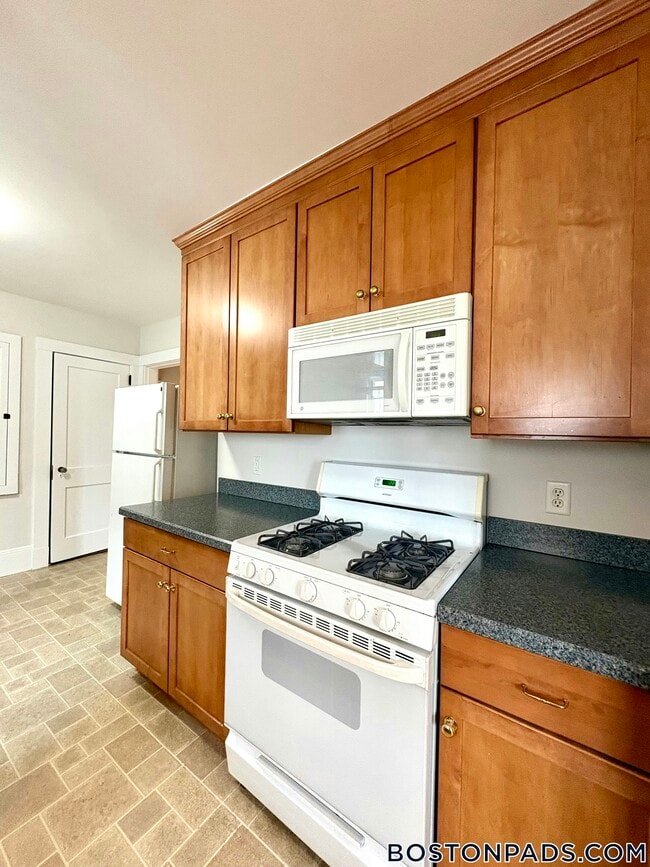 Building Photo - 17 Edgecliff Rd