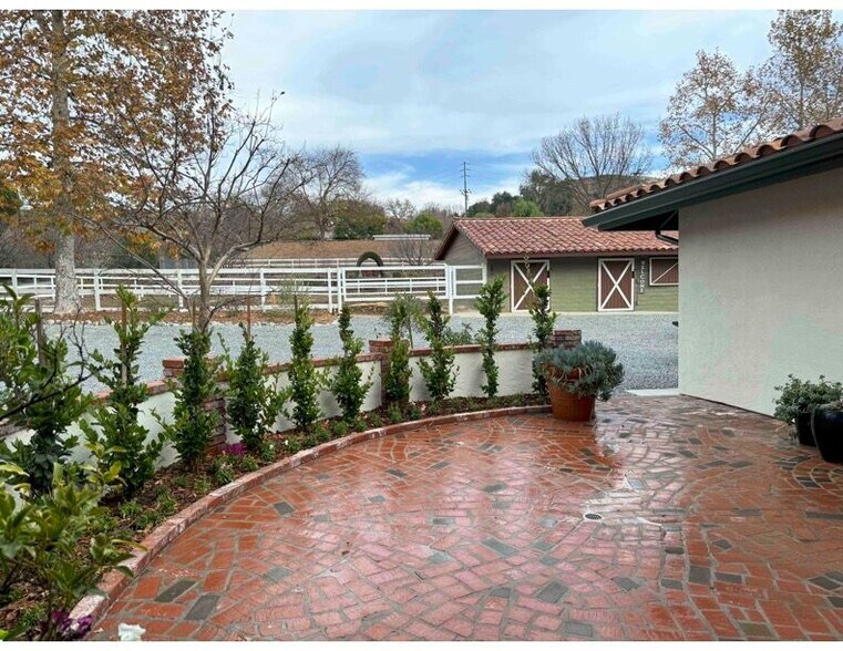 Building Photo - 28910 Wagon Rd