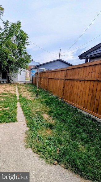 Building Photo - 485 High St