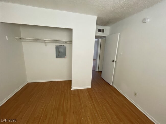 Building Photo - 705 Morgan Ave