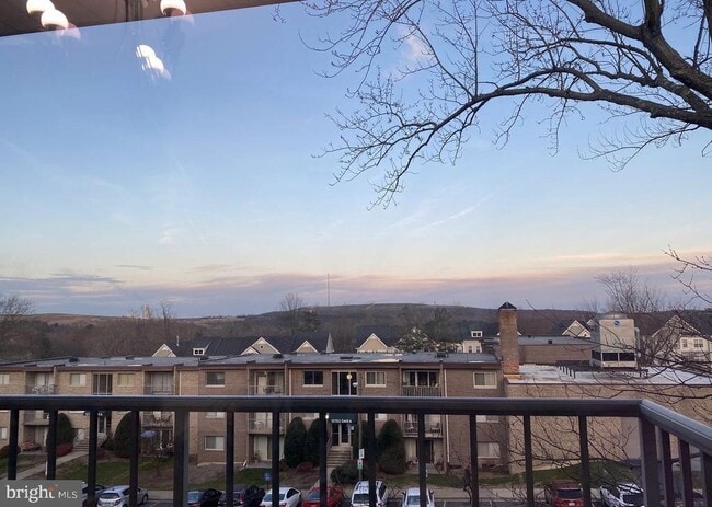 Building Photo - 1600 Renate Dr