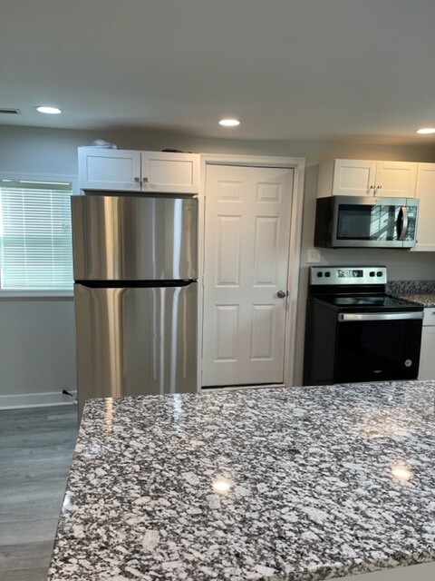 Kitchen - 6209 Strathmore Rd