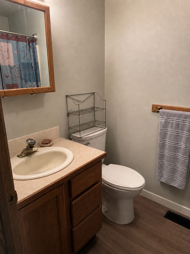 Building Photo - 2137 S Belair Dr