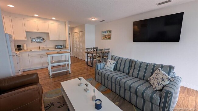 Building Photo - 2929 SE Ocean Blvd