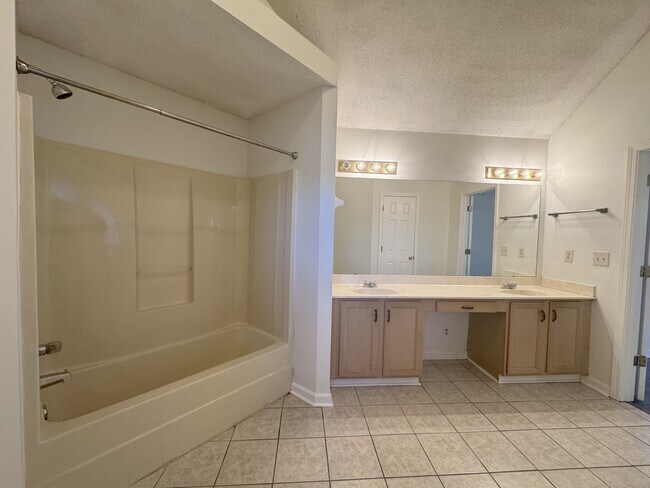Building Photo - 4926 Noel Mission Dr