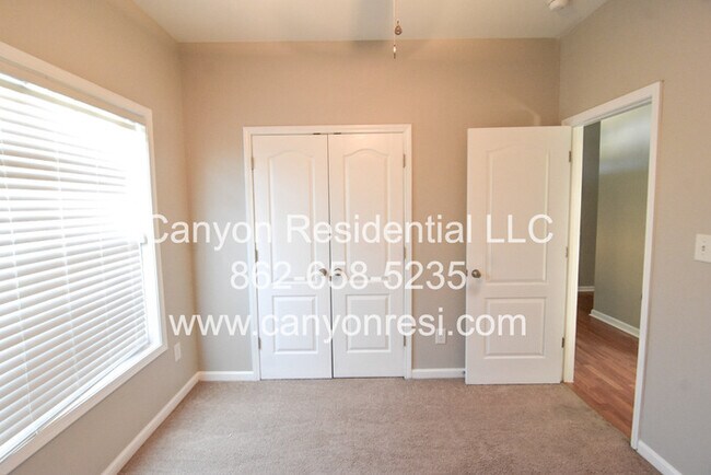 Building Photo - 3637 Crosswinds Dr