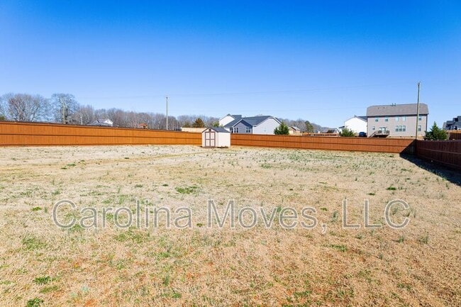 Building Photo - 210 Royal Hill Ln