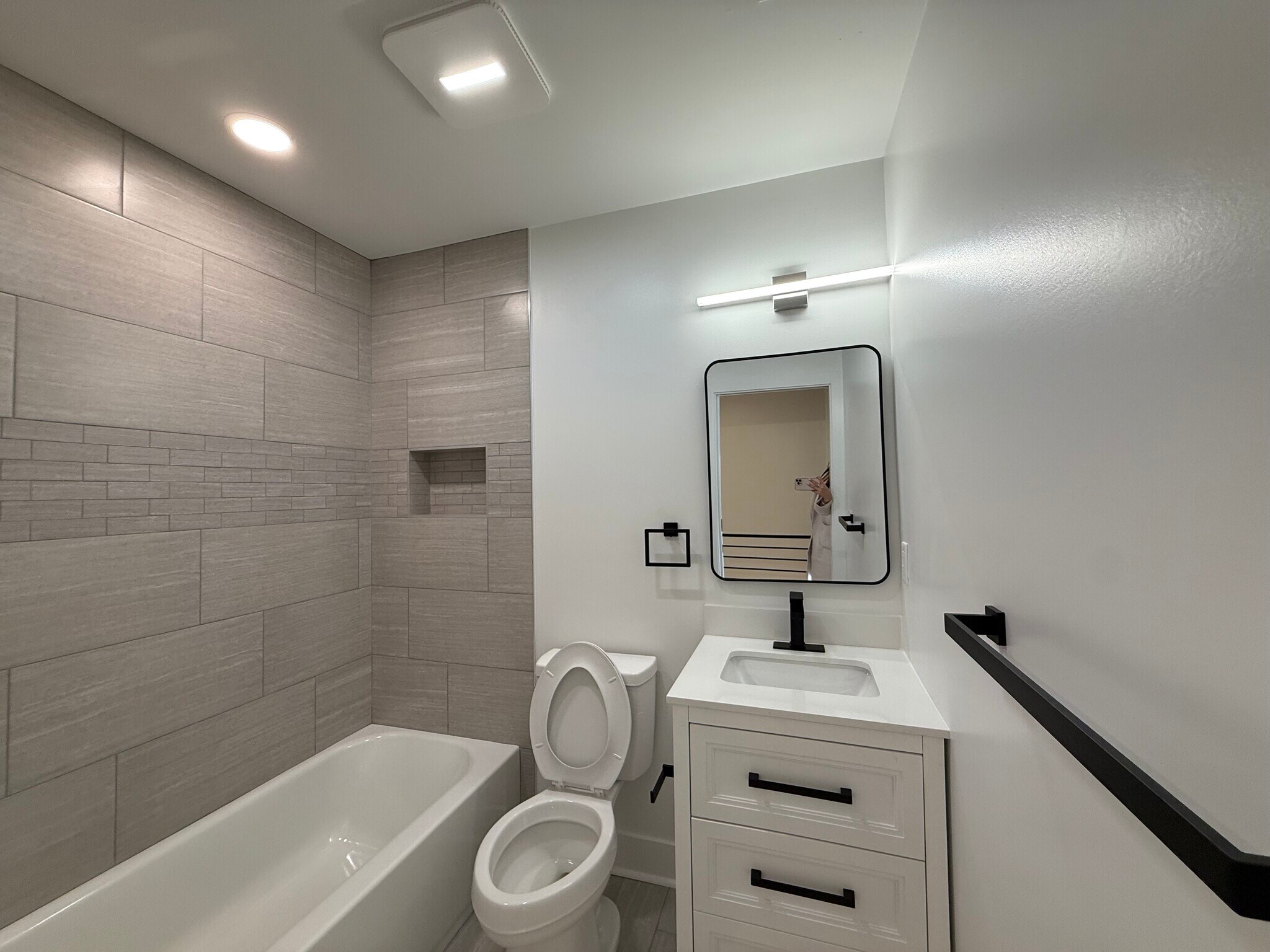 Building Photo - 2513 W Seybert St