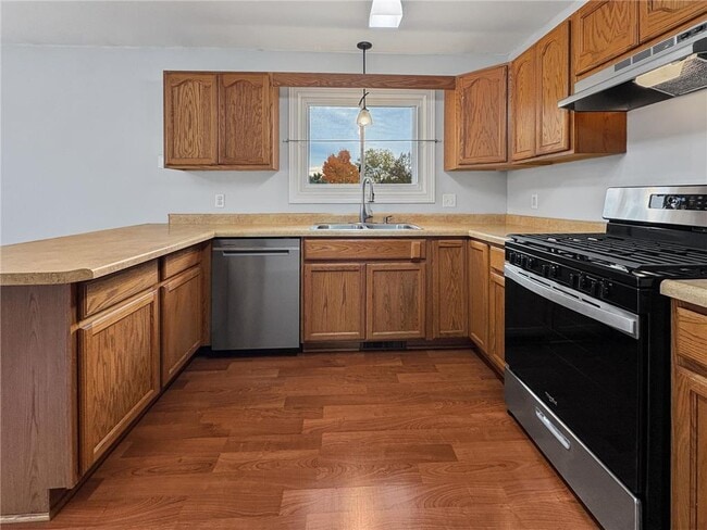 Building Photo - 9700 Thomas Ave N