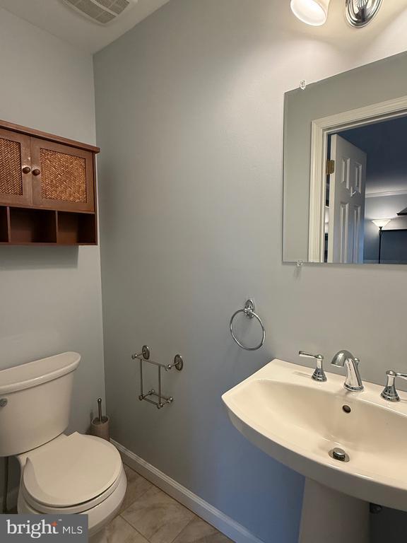 Building Photo - 447 Cardigan Terrace