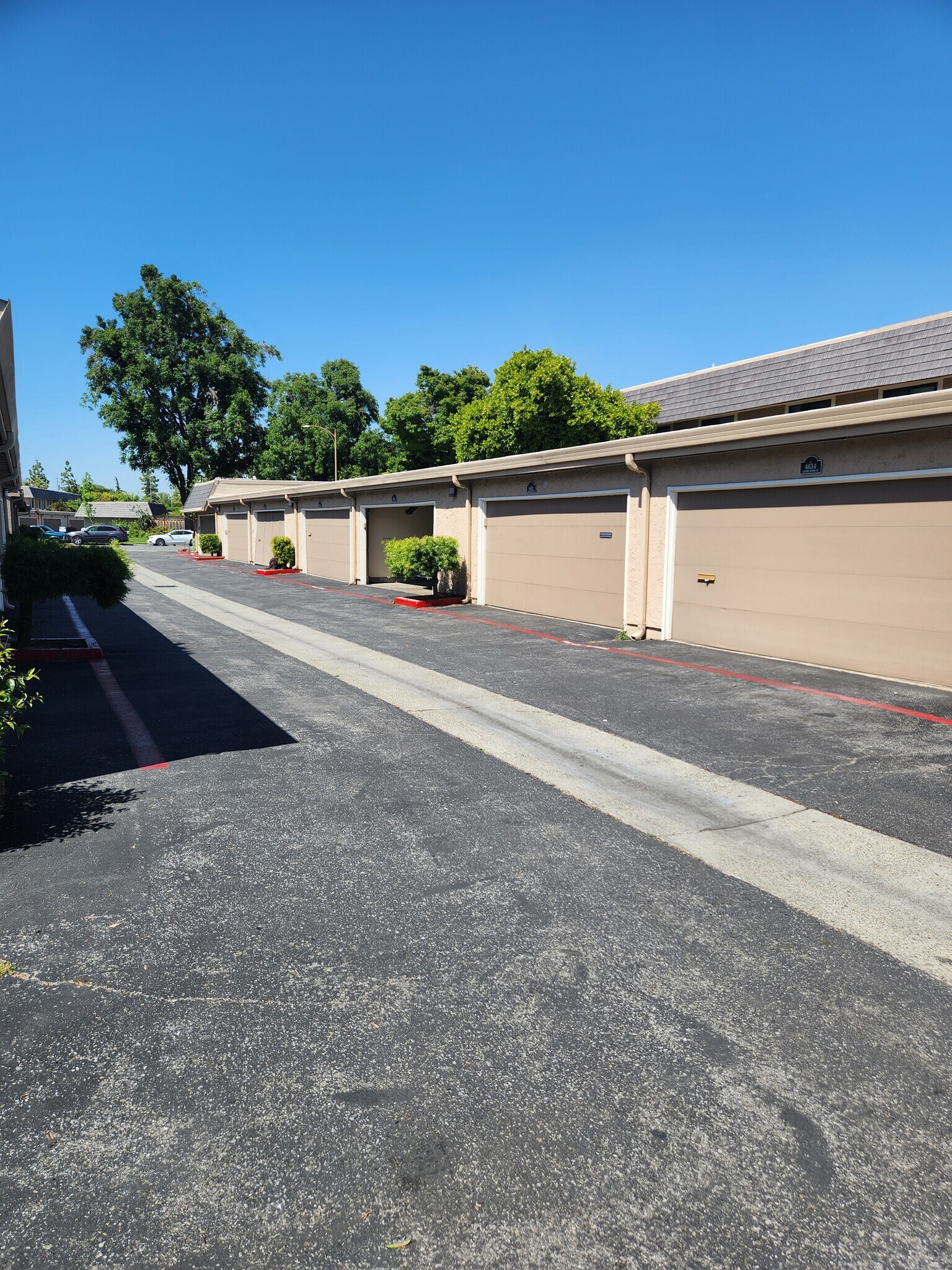 Driveway - 4634 Adobe River Ct