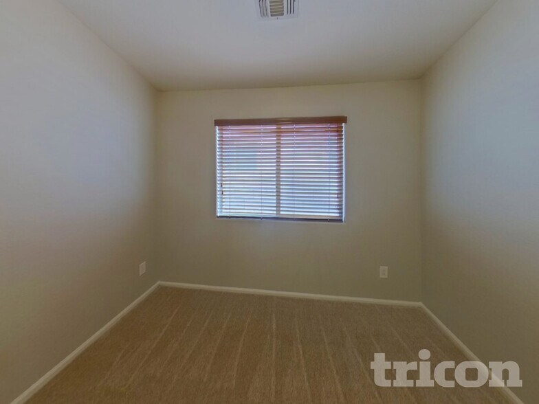 Building Photo - 41334 W Hayden Dr