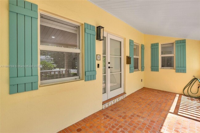 Building Photo - 1100 El Rado St