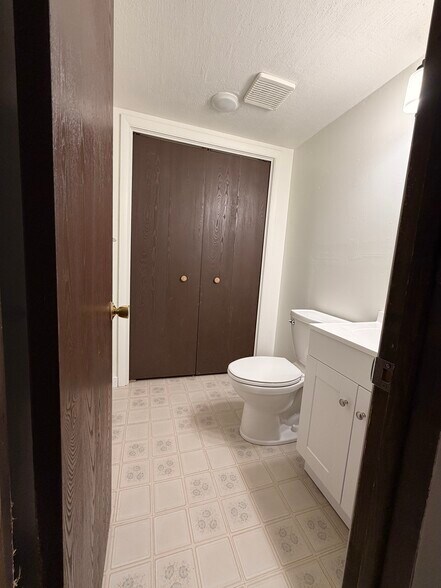 Building Photo - 2328 Apache St