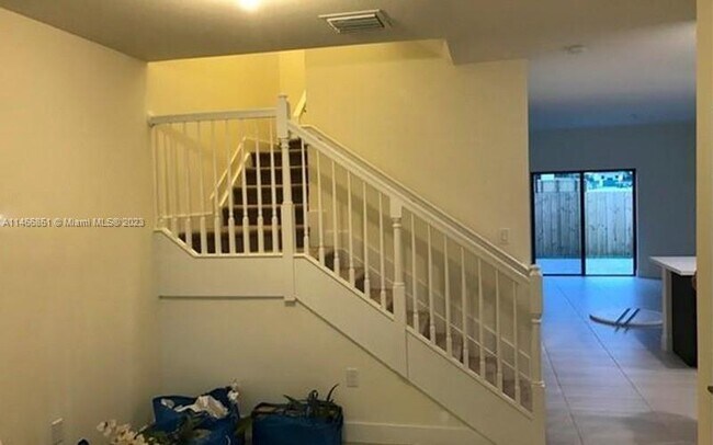 Building Photo - 8878 NW 103rd Ave