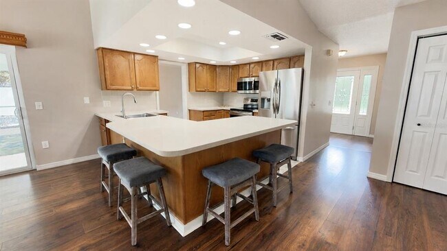 Building Photo - 2469 Lackland Ave