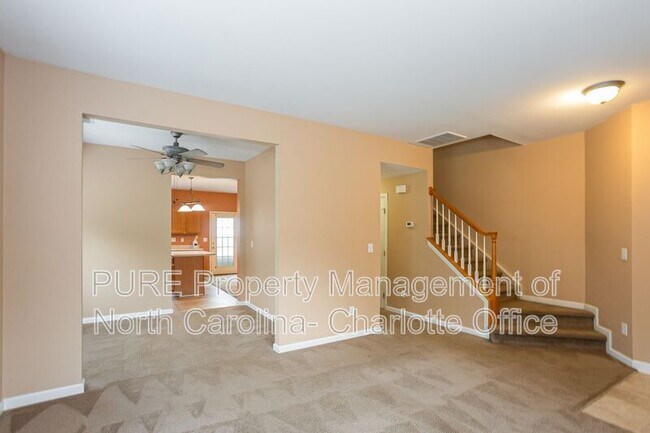 Building Photo - 18040 Delmas Dr