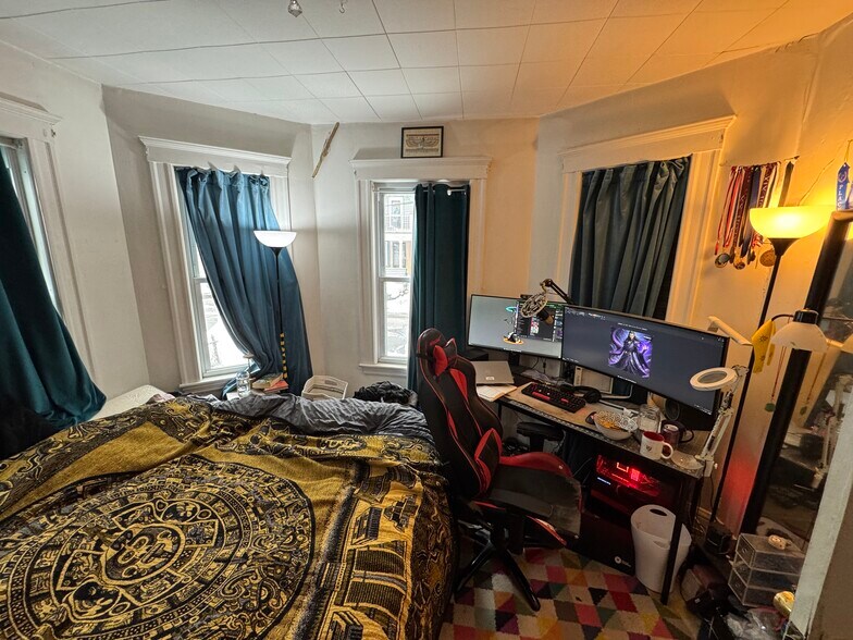 Building Photo - 9 Burnham St