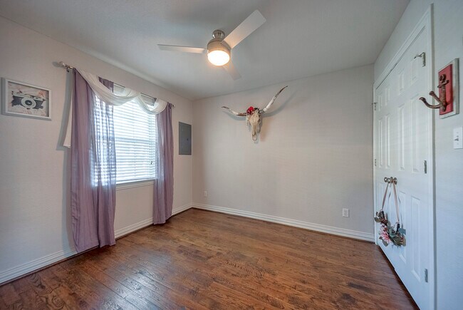 Building Photo - 4710 Bradford Dr