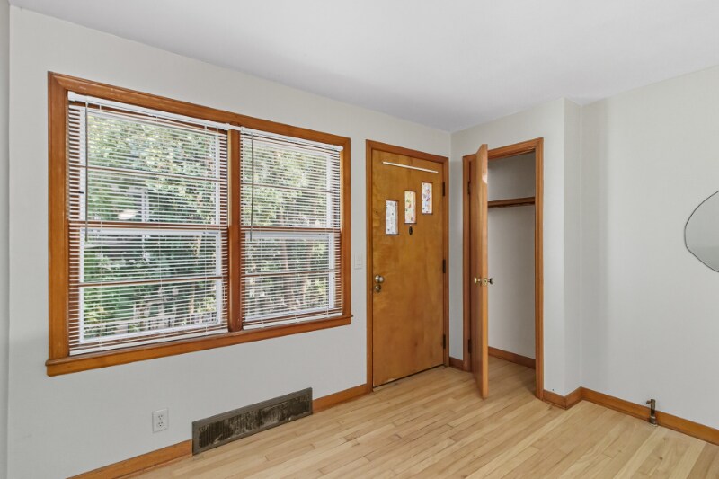 Building Photo - 2225 Winnebago St