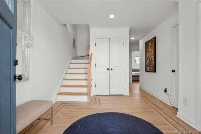 Building Photo - 4 Scofield Pl