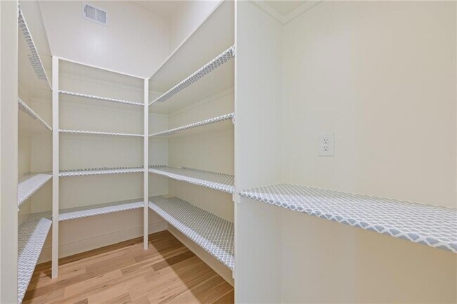 Building Photo - 18228 Earnshaw St