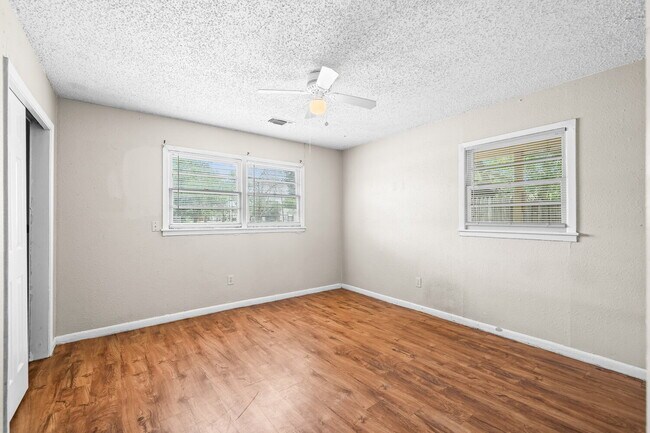Building Photo - Cute 2 Bedroom Duplex, Minutes from TTU & ...