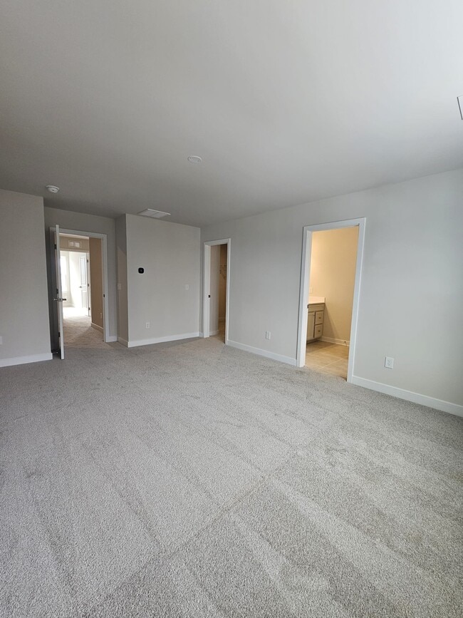 Building Photo - 209 Lograto Ln