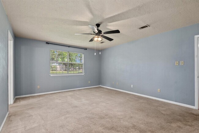 Building Photo - 24338 Redbud Ave