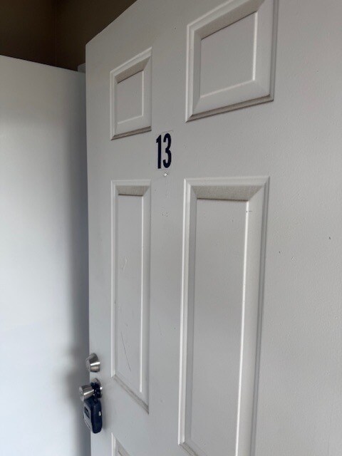 Building Photo - 204 N Warren St