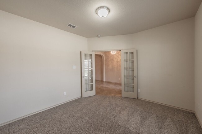 Building Photo - Excellent 3 bedroom plus office in Villages at Edgecliff