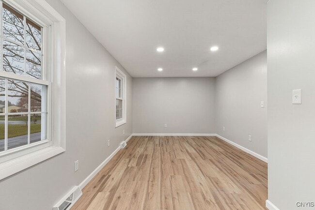 Building Photo - 7789 New Hope E