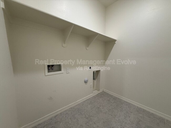 Building Photo - 4710 N 194th Dr