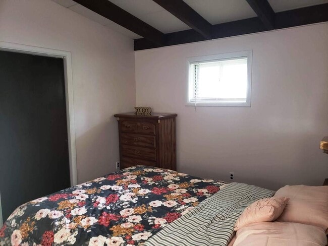 Building Photo - 10 Donenfeld Dr