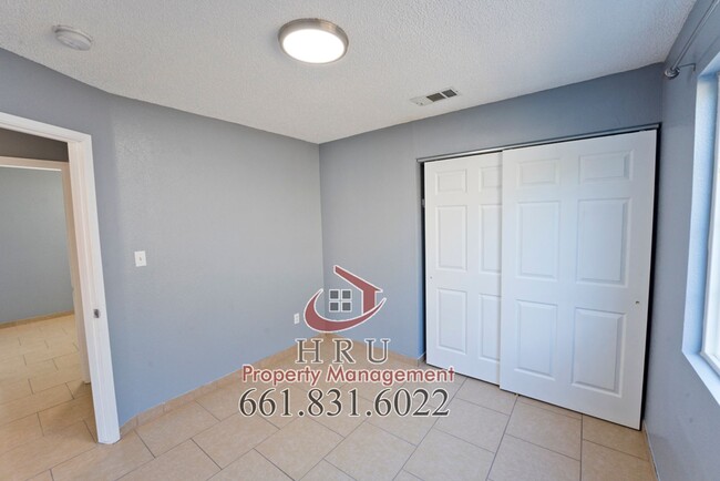 Building Photo - SW- 3 bed/ 2 bath house