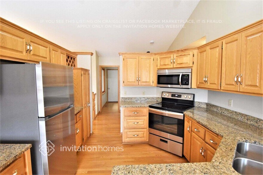 Building Photo - 21020 Floral Bay Dr N