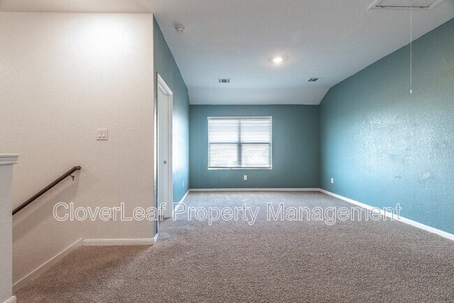 Building Photo - 422 Angel Trumpet Ct