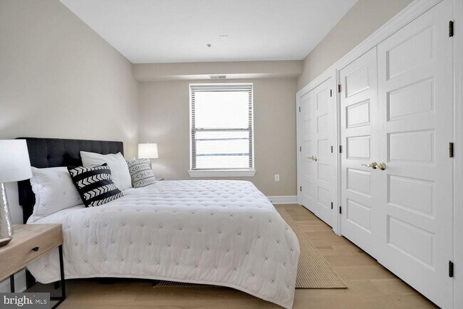 Building Photo - 1419 Clifton St NW