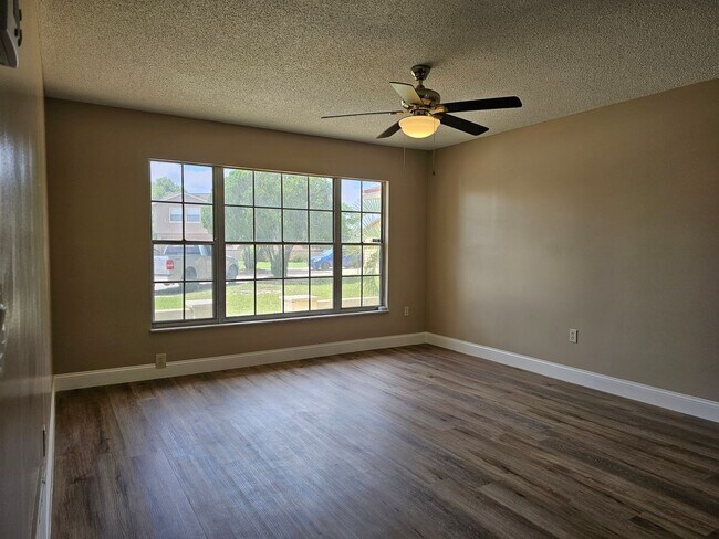 Building Photo - Coming Soon ~ Wonderfully Renovated 4-Bedroom, 2-Bath Home in Bel Aire Woods, Orlando